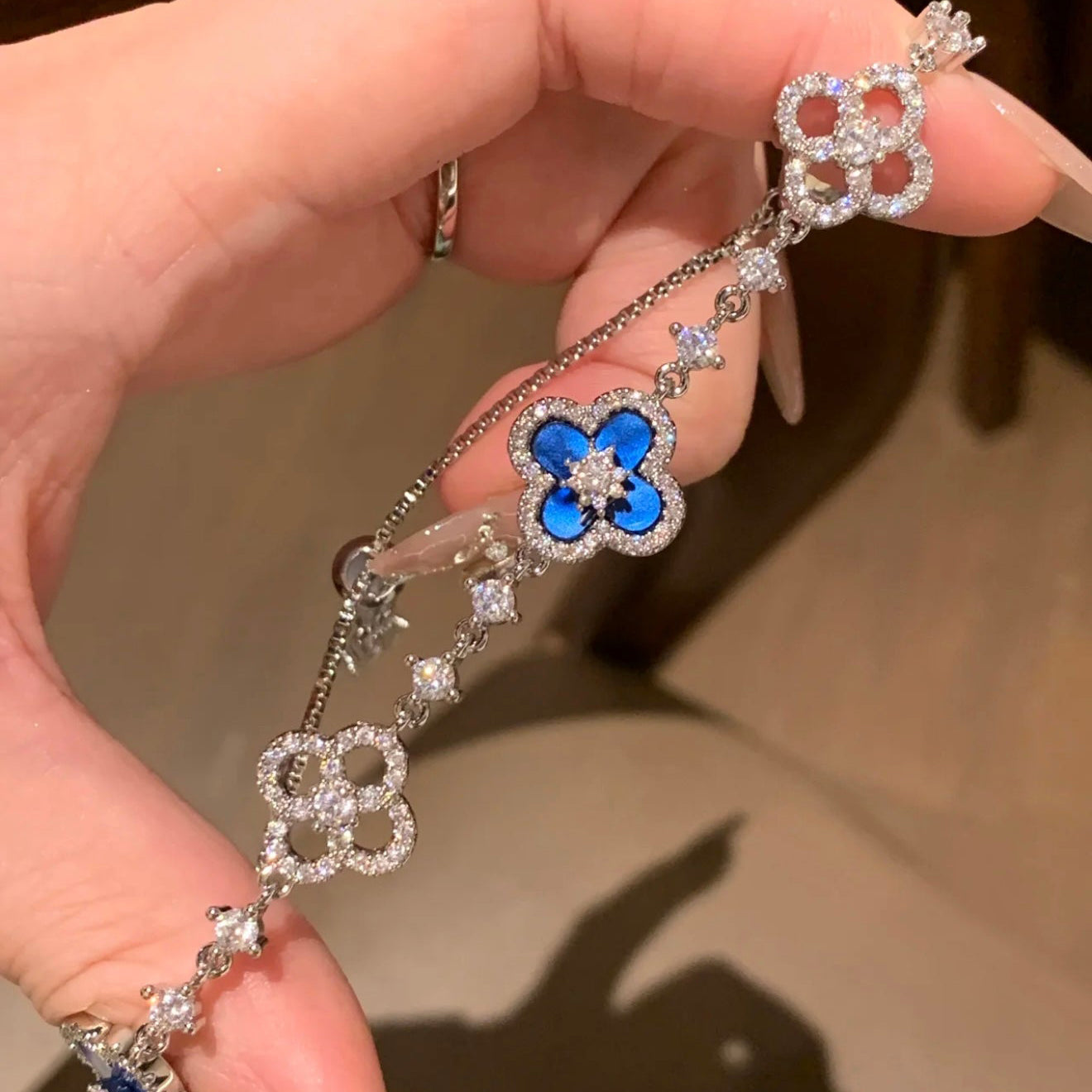 [Imperial] CLOVER 5 MOTIF PINK BLUE RED WHITE BRACELET