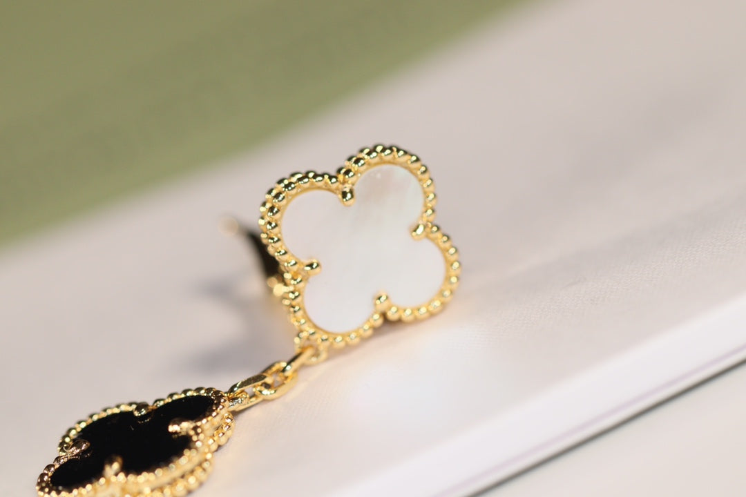 [Imperial] CLOVER EARRINGS GOLD ONYX MOP 3 MOTIF