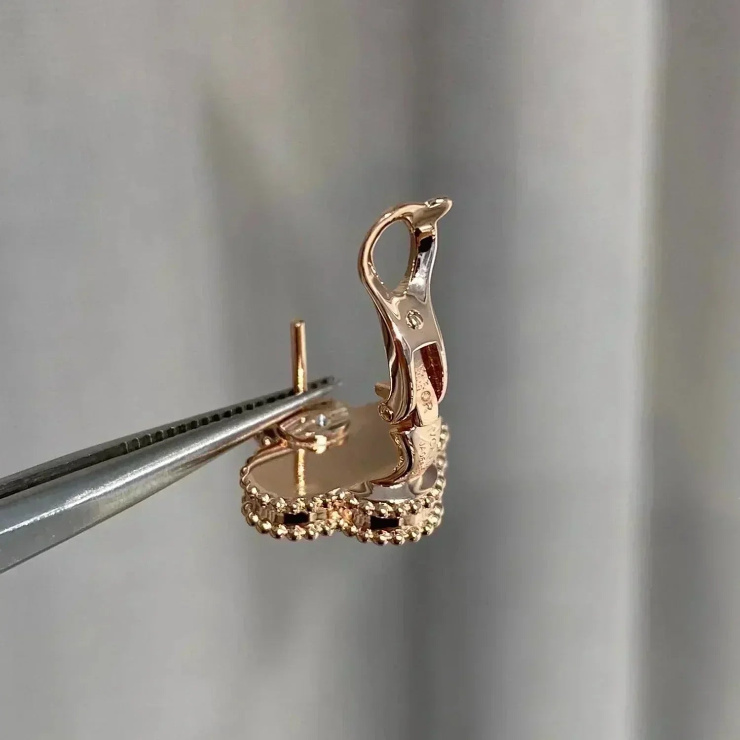 [Imperial] CLOVER MEDIUM 1 MOTIFS  PINK MOP DIAMOND EARRINGS