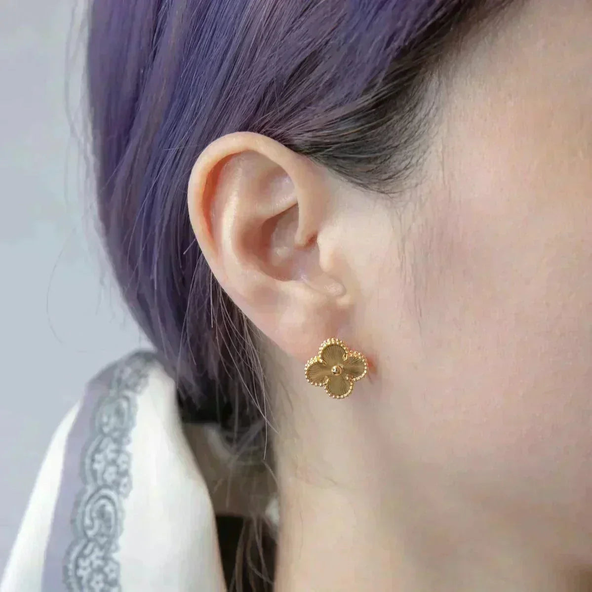 [Imperial] CLOVER MEDIUM 1 MOTIFS LASER EARRINGS