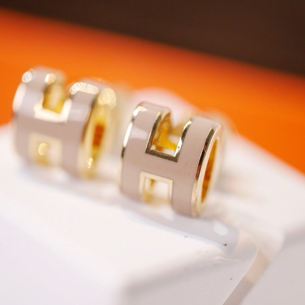 [Imperial] MINI POP H GOLD EARRINGS GREY
