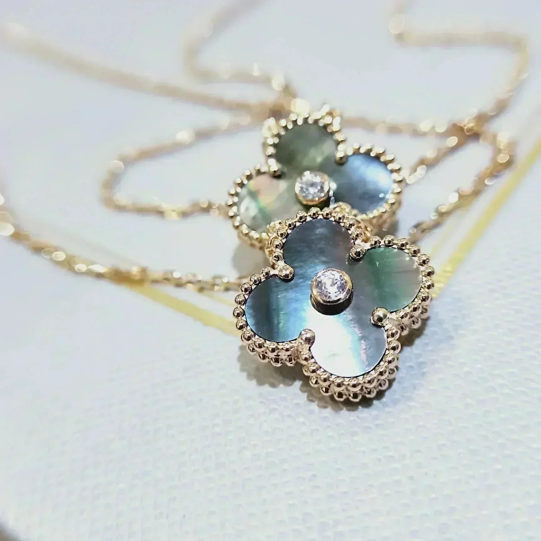 [Imperial] CLOVER 15MM DIAMOND AND MOTHER-OF-GREY NECKLACE