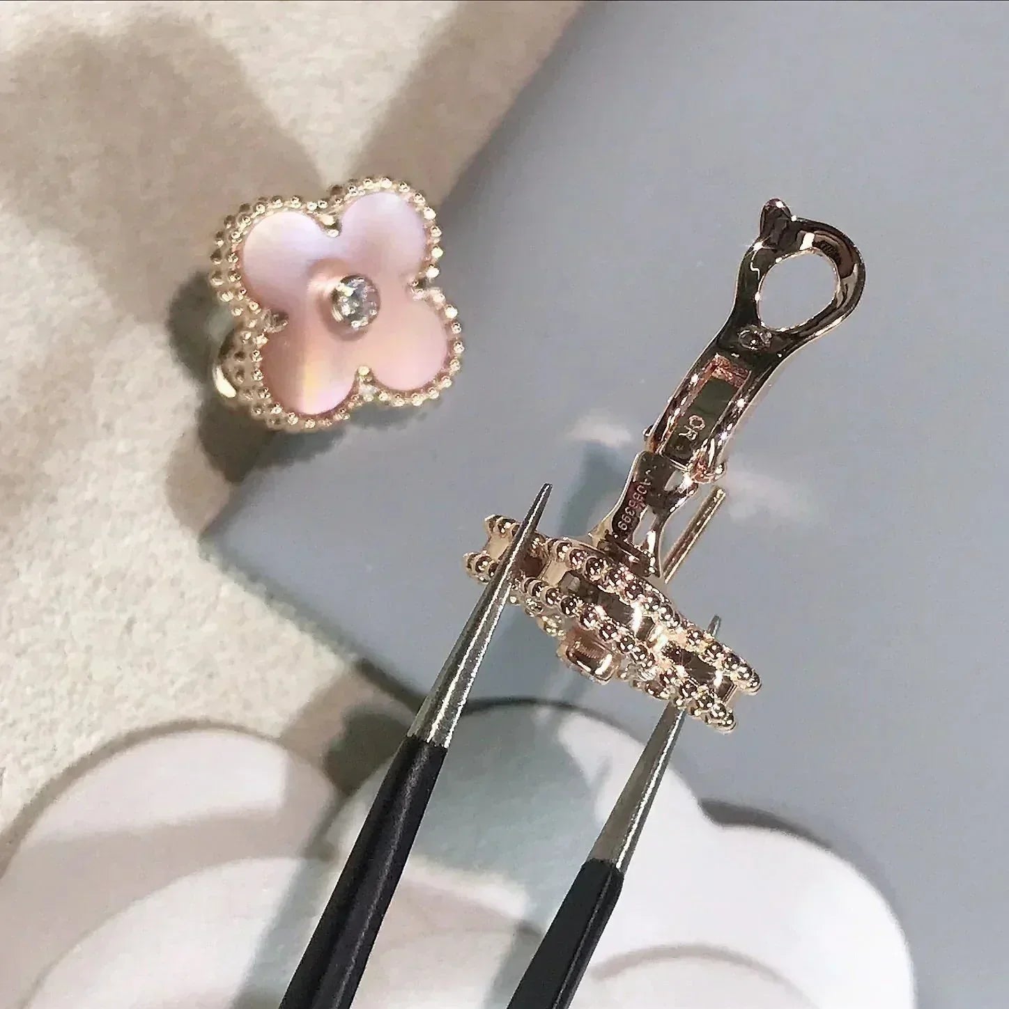 [Imperial] CLOVER MEDIUM 1 MOTIFS  PINK MOP DIAMOND EARRINGS