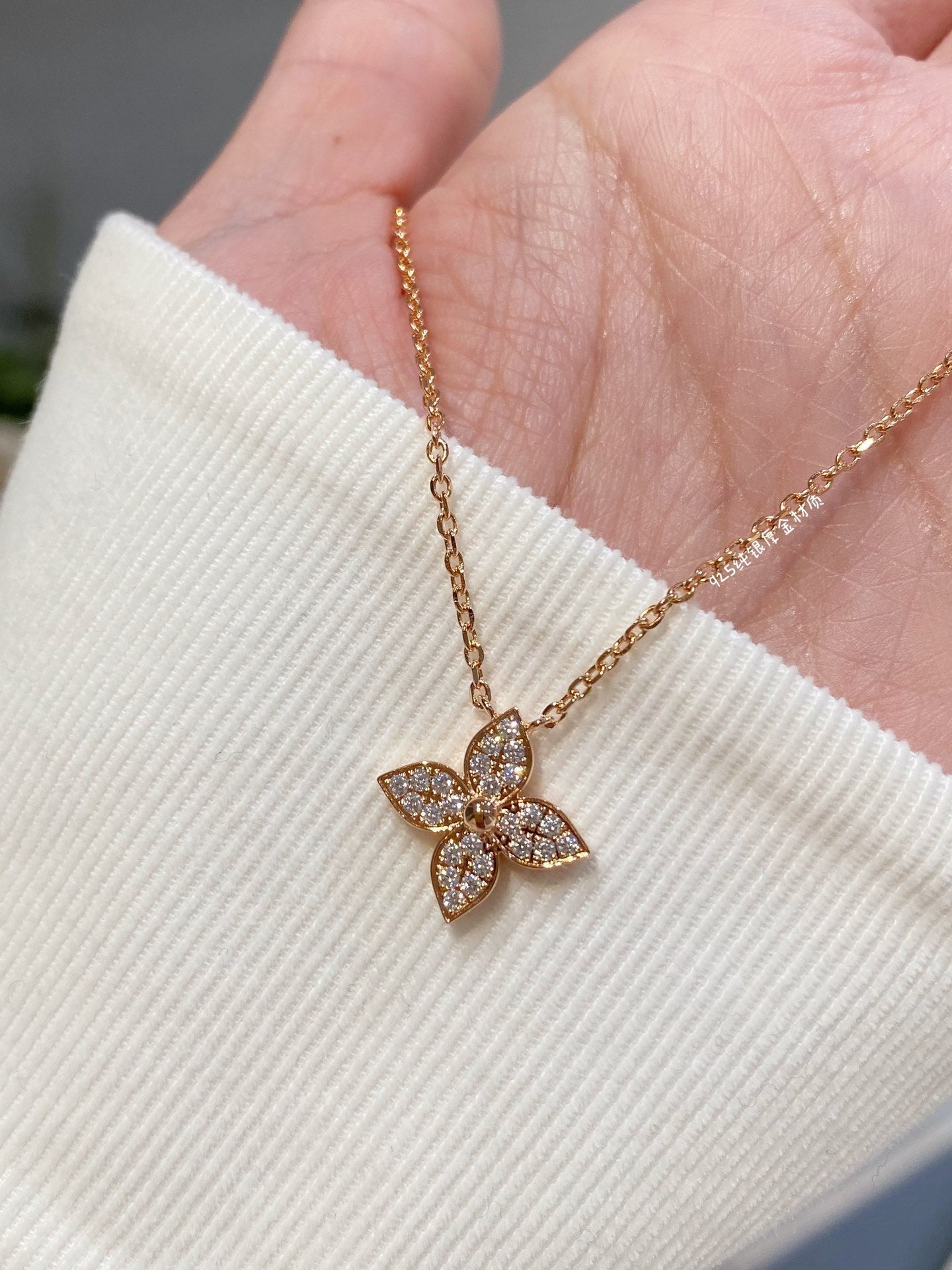 [Imperial] STAR DIAMOND NECKALCE