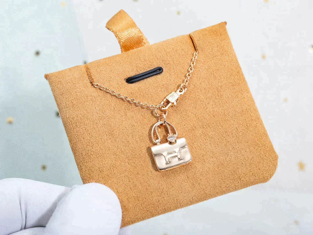 [Imperial] AMULETTE PEDANT ROSE GOLD NECKLACE