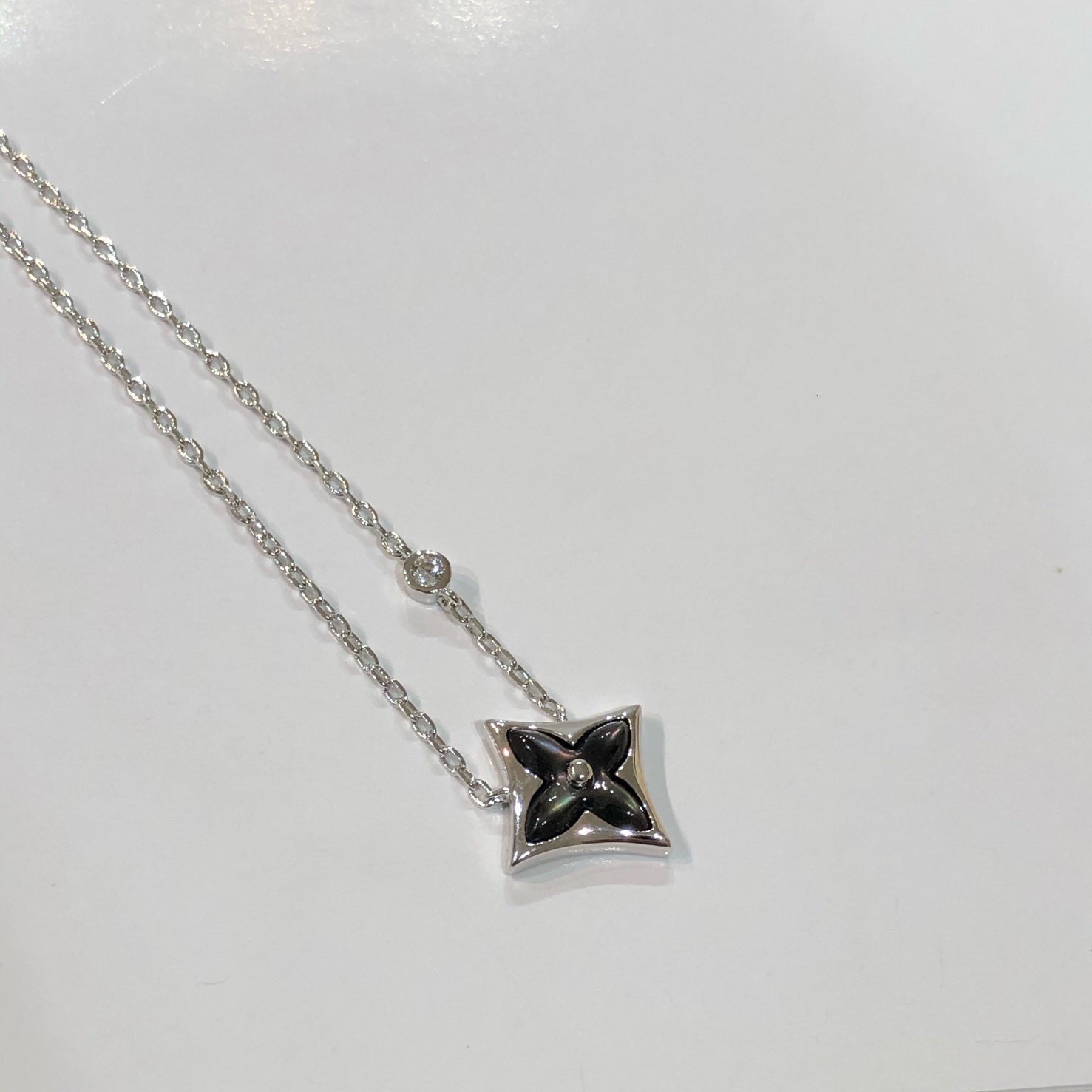 [Imperial] STAR BLACK MOP NECKLACE