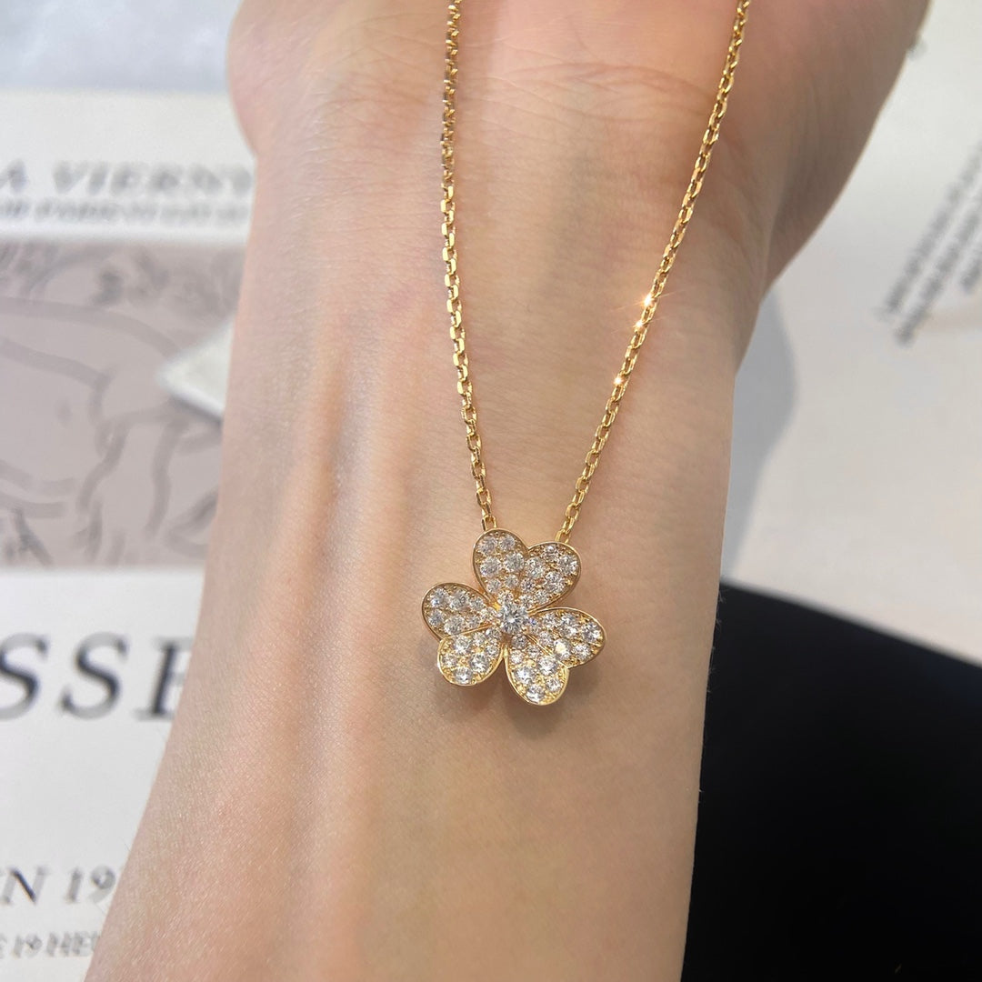 [Imperial] FLOWER DIAMOND NECKLACE