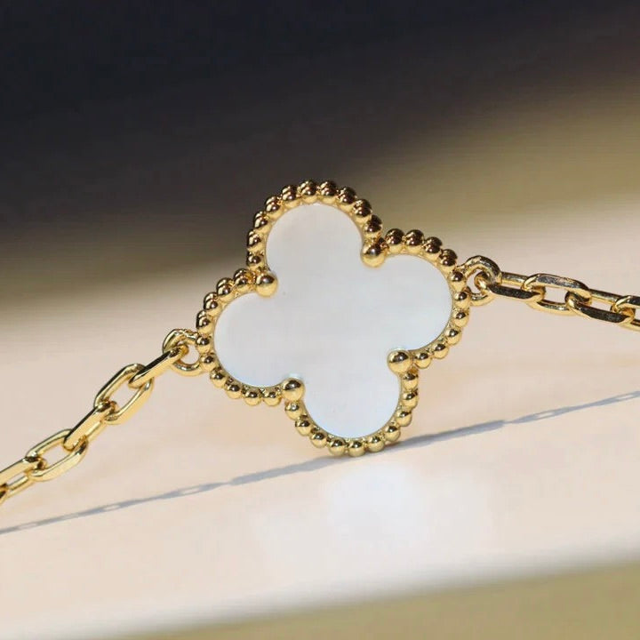 [Imperial] CLOVER 20 MOTIFS WHITE MOP NECKLACE