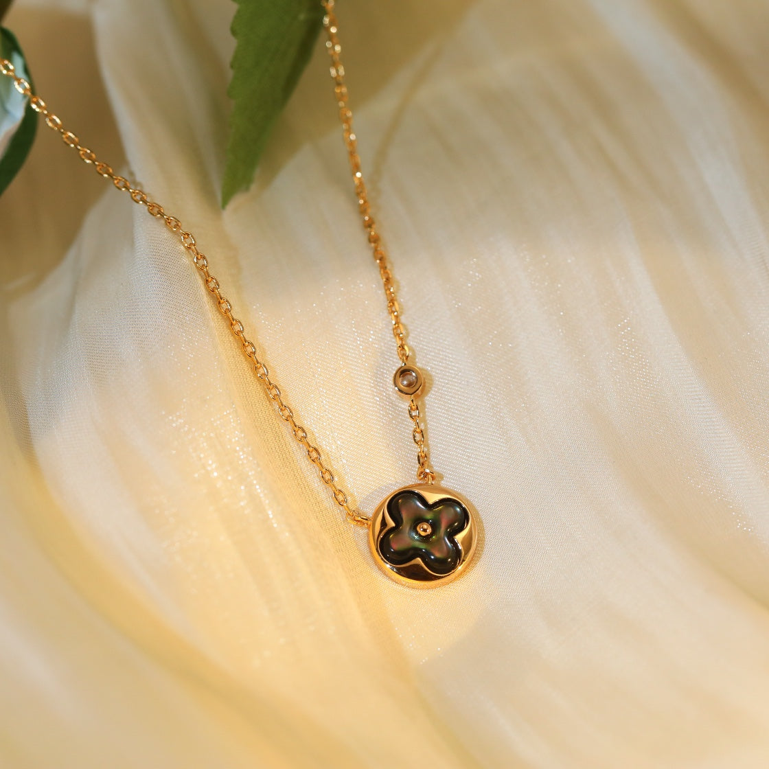 [Imperial] SUN PEDANT PINK GOLD 1 DIAMOND NECKLACE