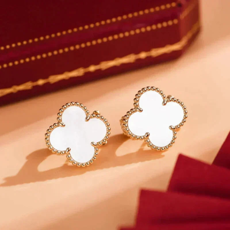[Imperial] CLOVER MEDIUM 1 MOTIFS  WHITE MOP STUD EARRINGS