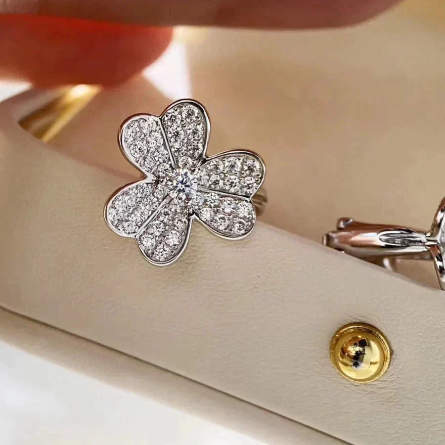 [Imperial] CLOVER COMOS DIAMOND EARRINGS SILVER