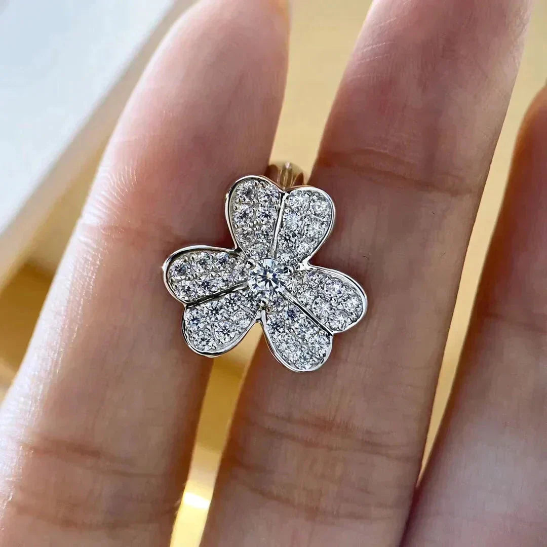 [Imperial] CLOVER COMOS DIAMOND EARRINGS SILVER