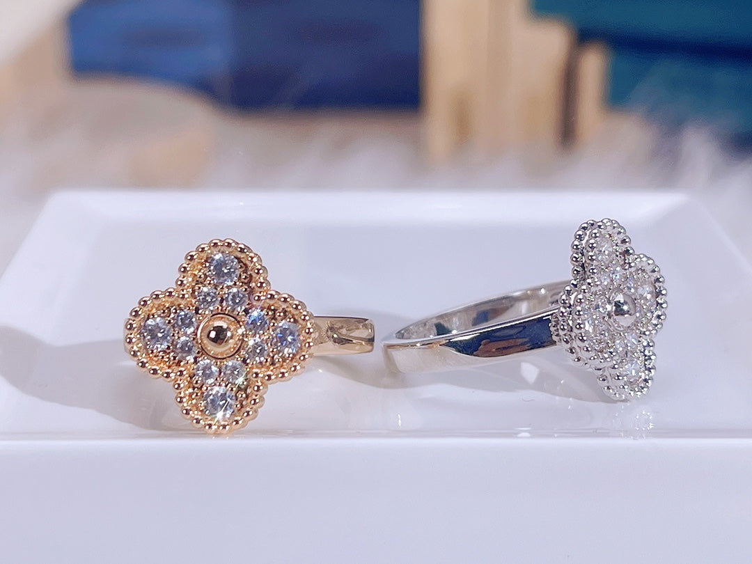 [Imperial] CLOVER DIAMOND RING