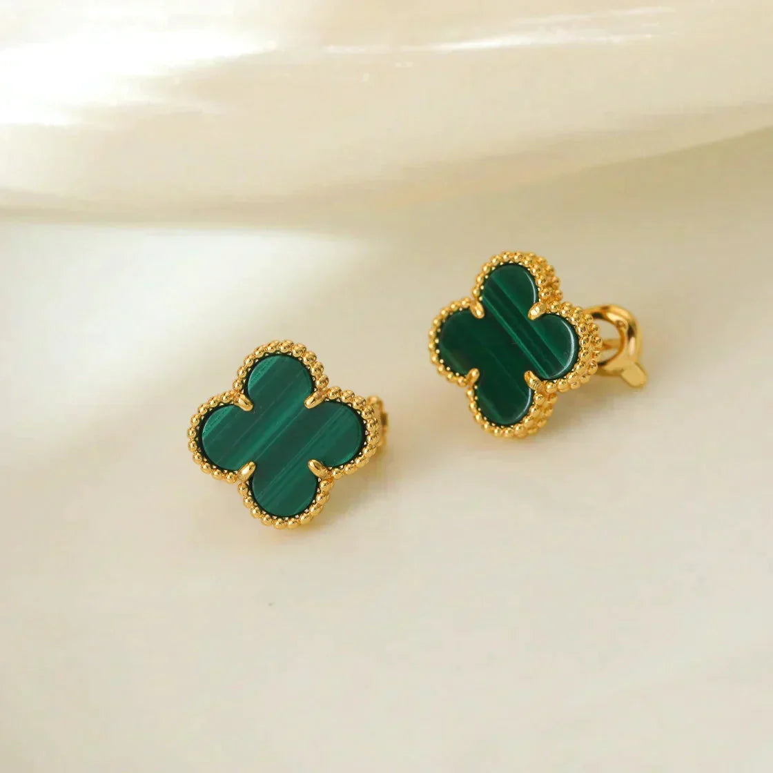 [Imperial] CLOVER MEDIUM 1 MOTIFS MALACHITE  EARRINGS