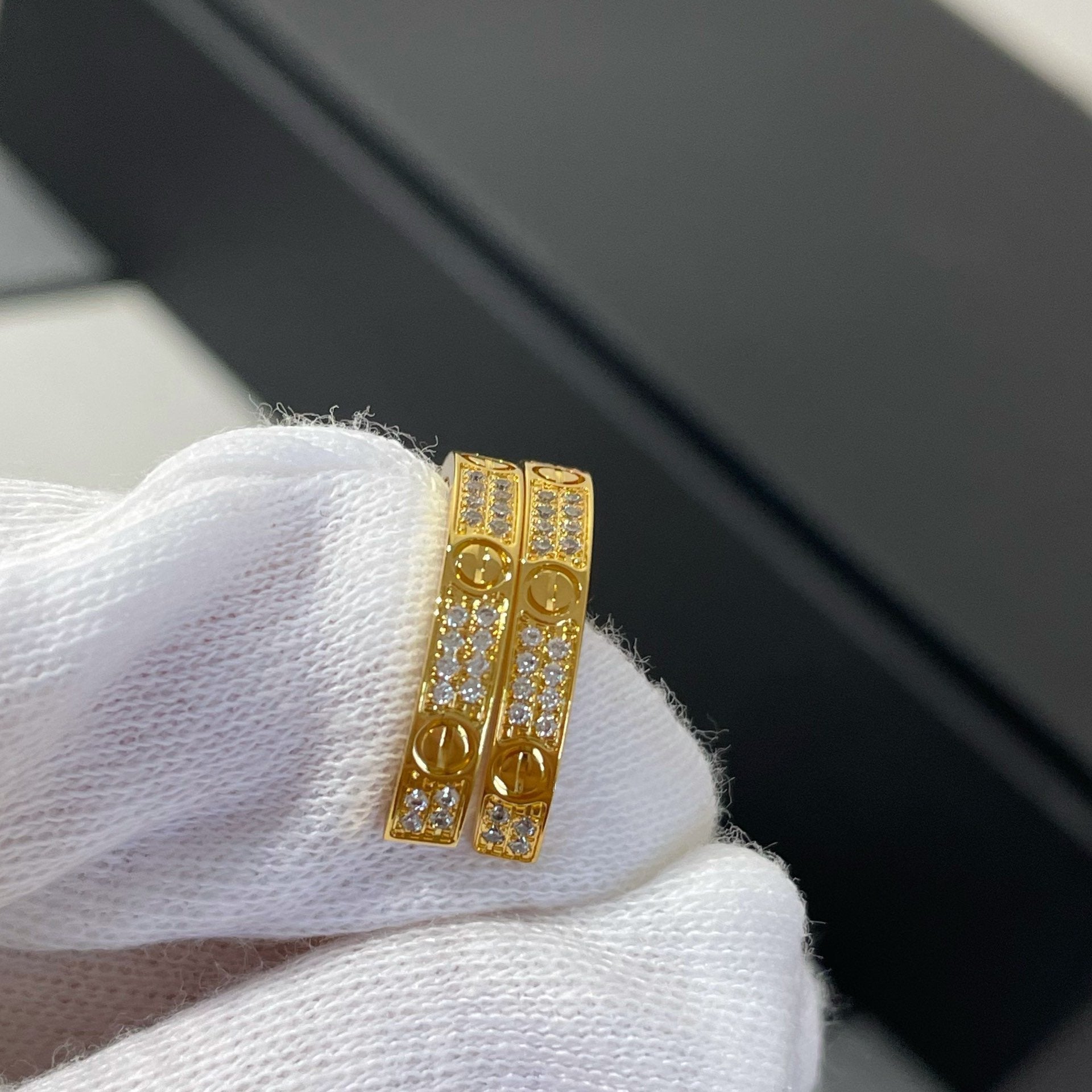 [Imperial] LOVE DIAMOND GOLD HOOP EARRINGS