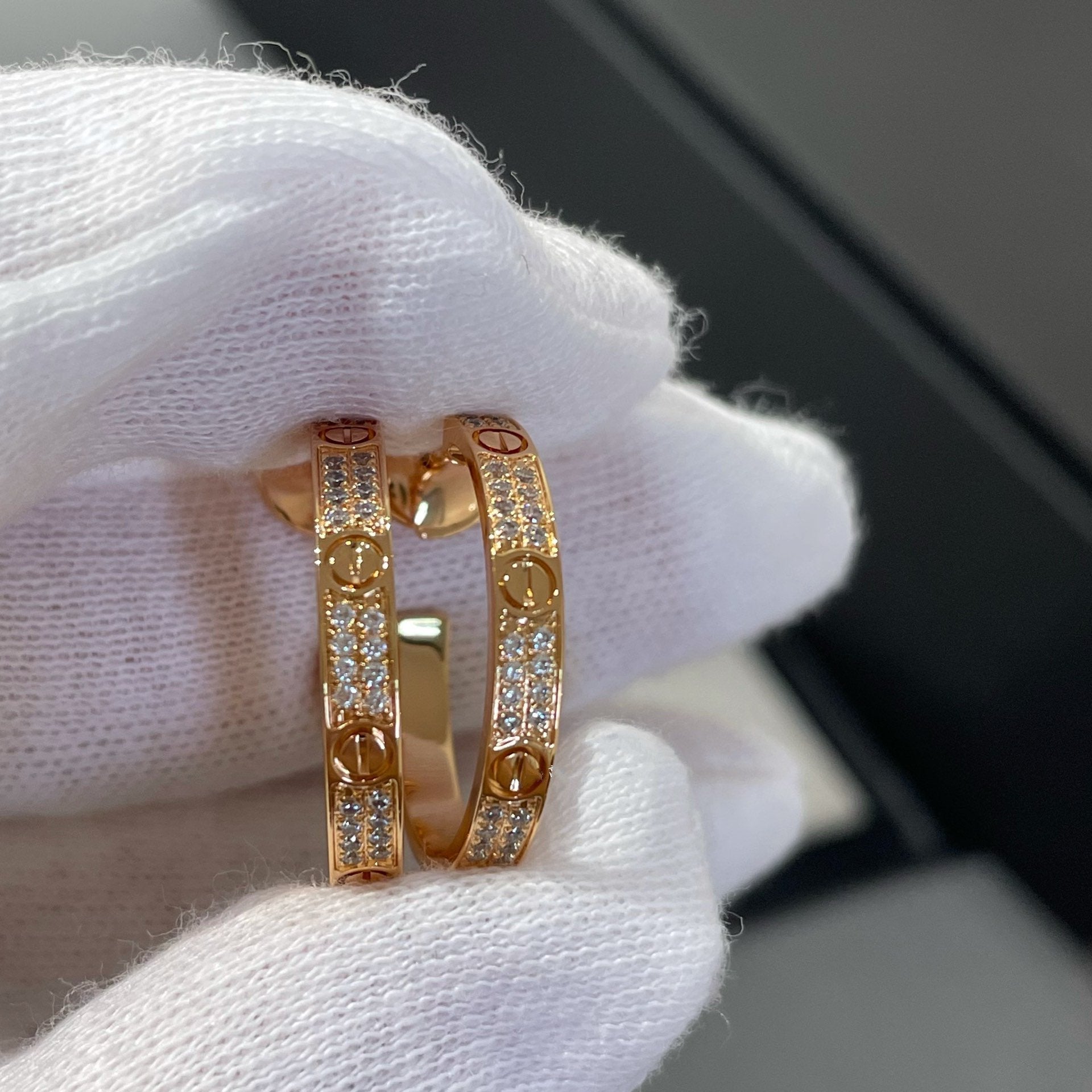 [Imperial] LOVE DIAMOND PINK GOLD HOOP EARRINGS