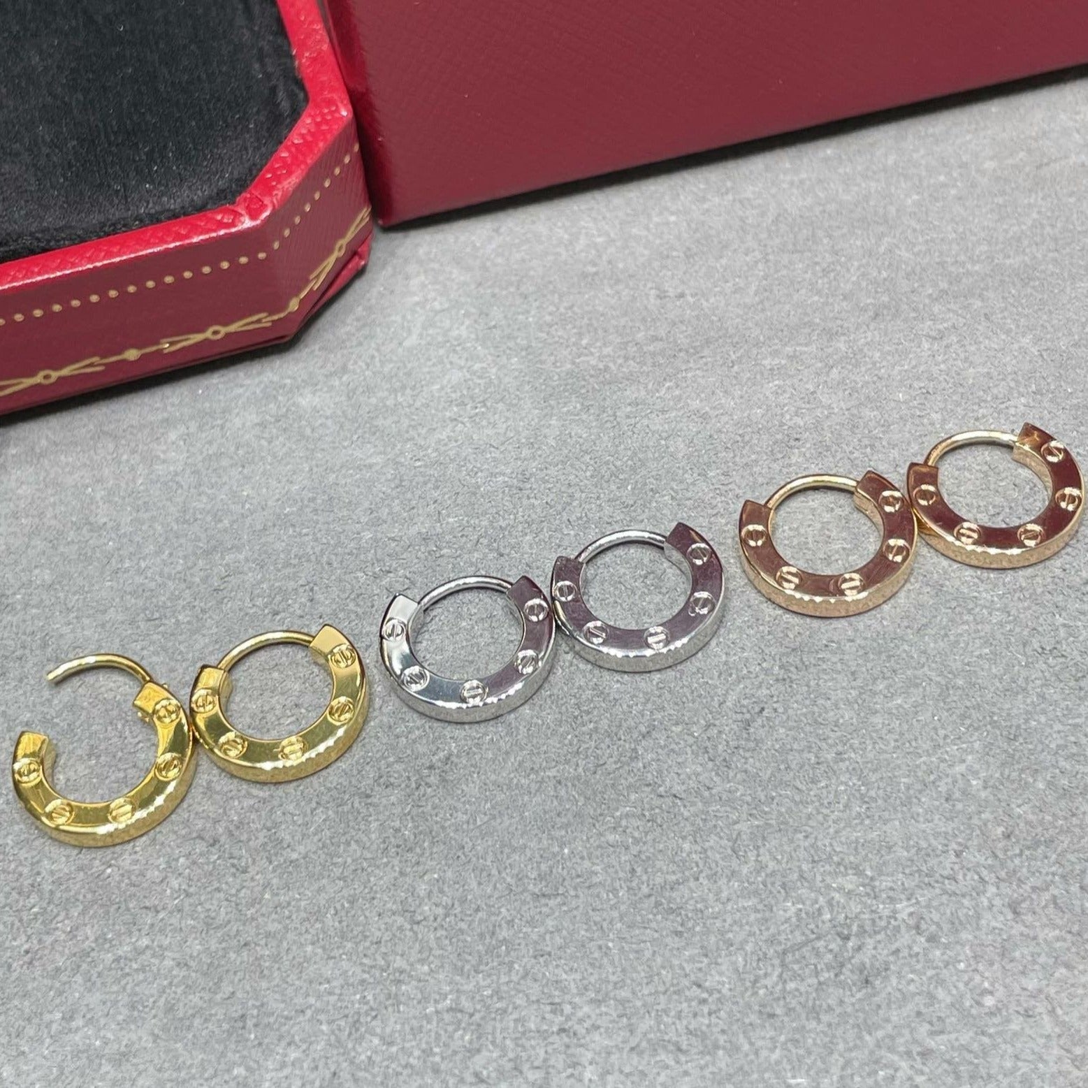 [Imperial] LOVE MINI EARRINGS