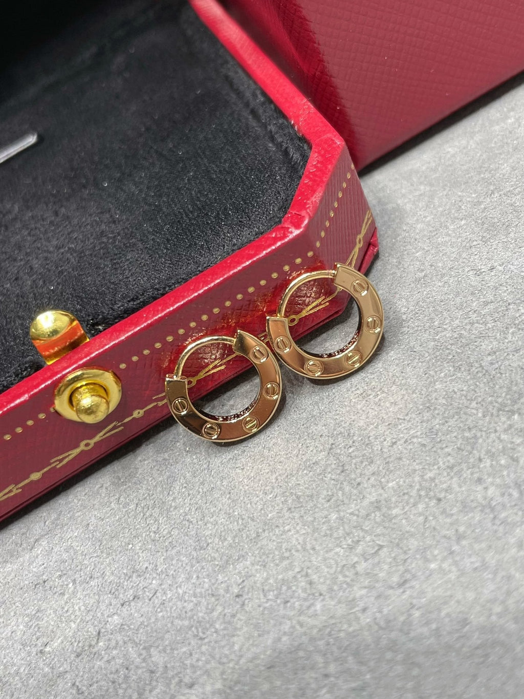 [Imperial] LOVE MINI EARRINGS