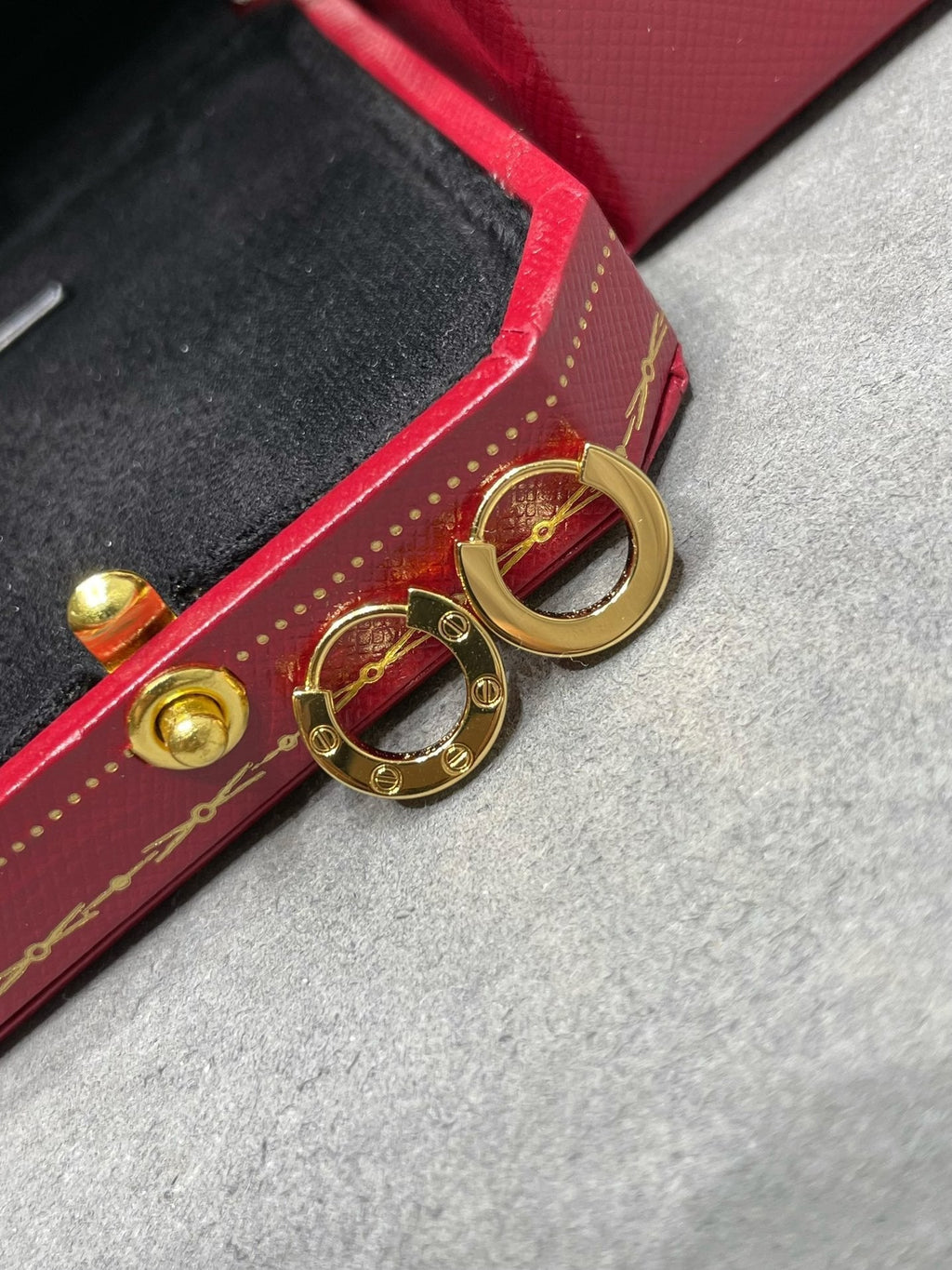 [Imperial] LOVE MINI EARRINGS