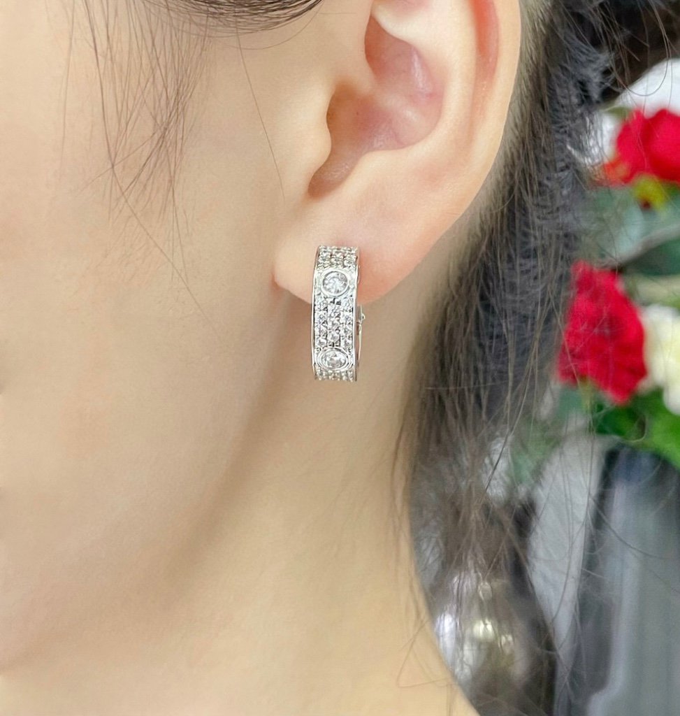 [Imperial] LOVE 5.5MM DIAMOND PAVED EARRINGS