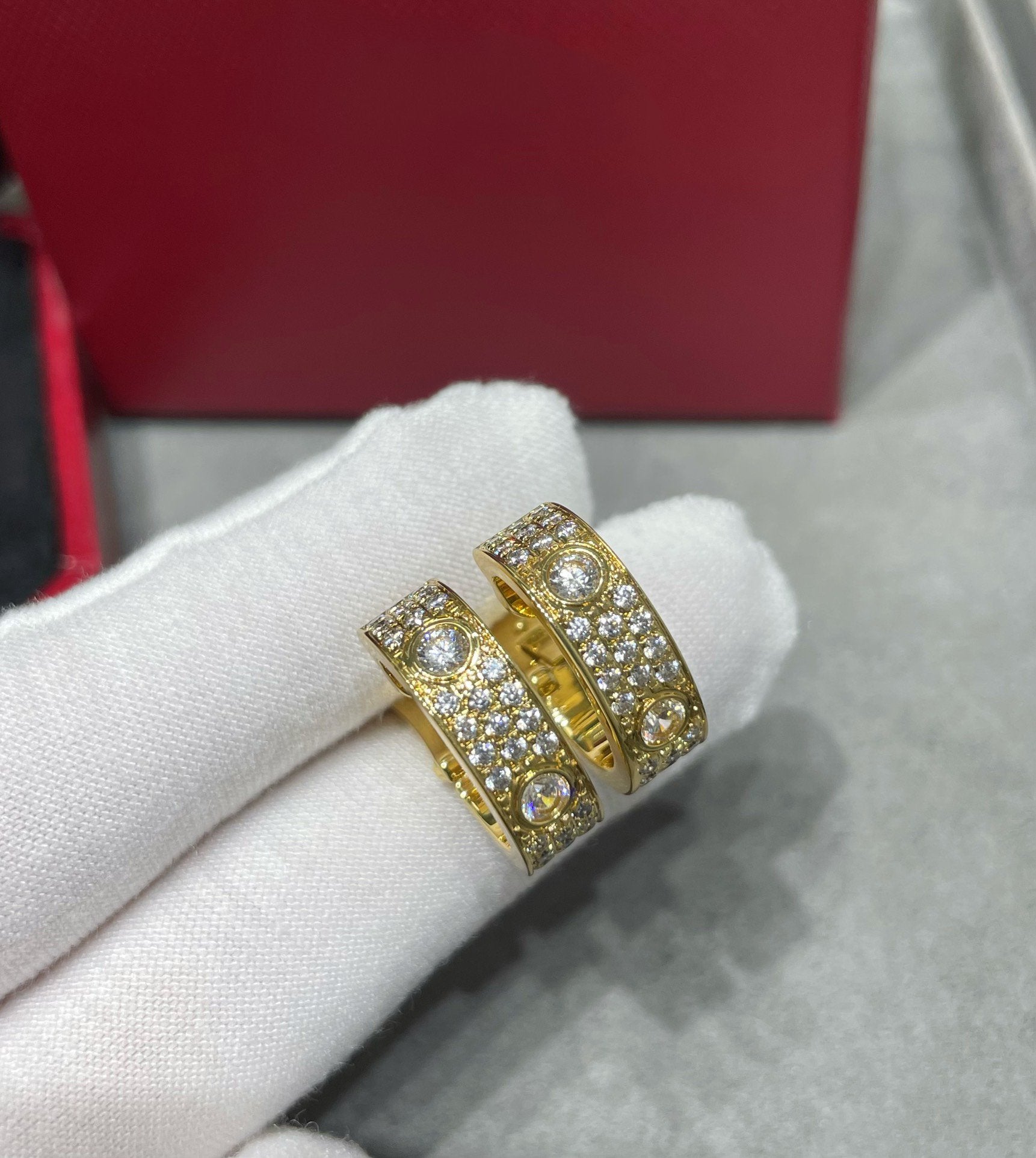 [Imperial] LOVE 5.5MM DIAMOND PAVED EARRINGS