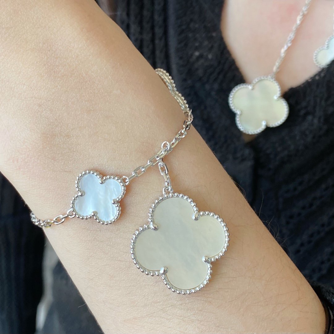 [Imperial] CLOVER 5 MOTIF WHITE MOP SILVER BRACELET