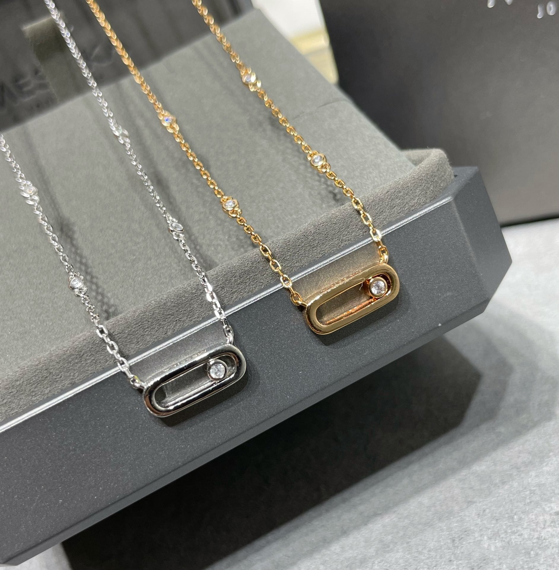 [Imperial] MOVE UNO DIAMOND NECKLACE