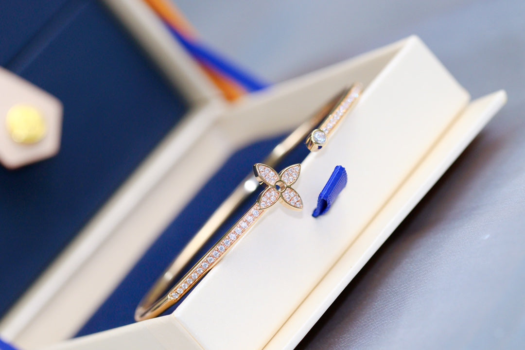 [Imperial] IDYLLE PINK GOLD OPEN BRACELET DIAMOND PAVED