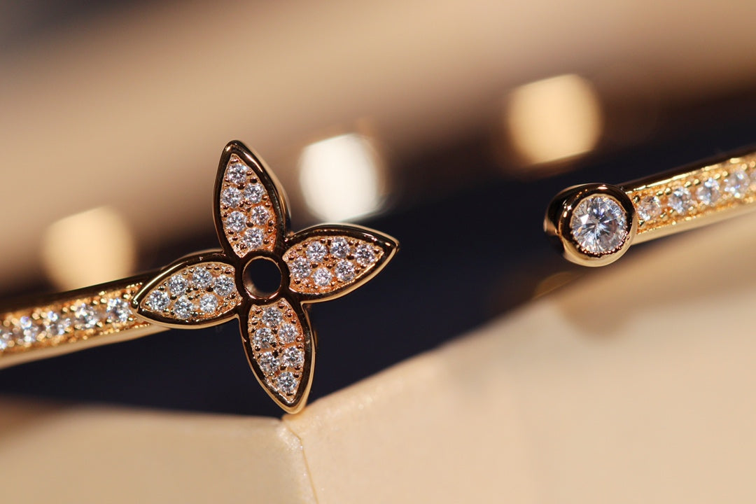 [Imperial] IDYLLE GOLD OPEN BRACELET DIAMOND PAVED