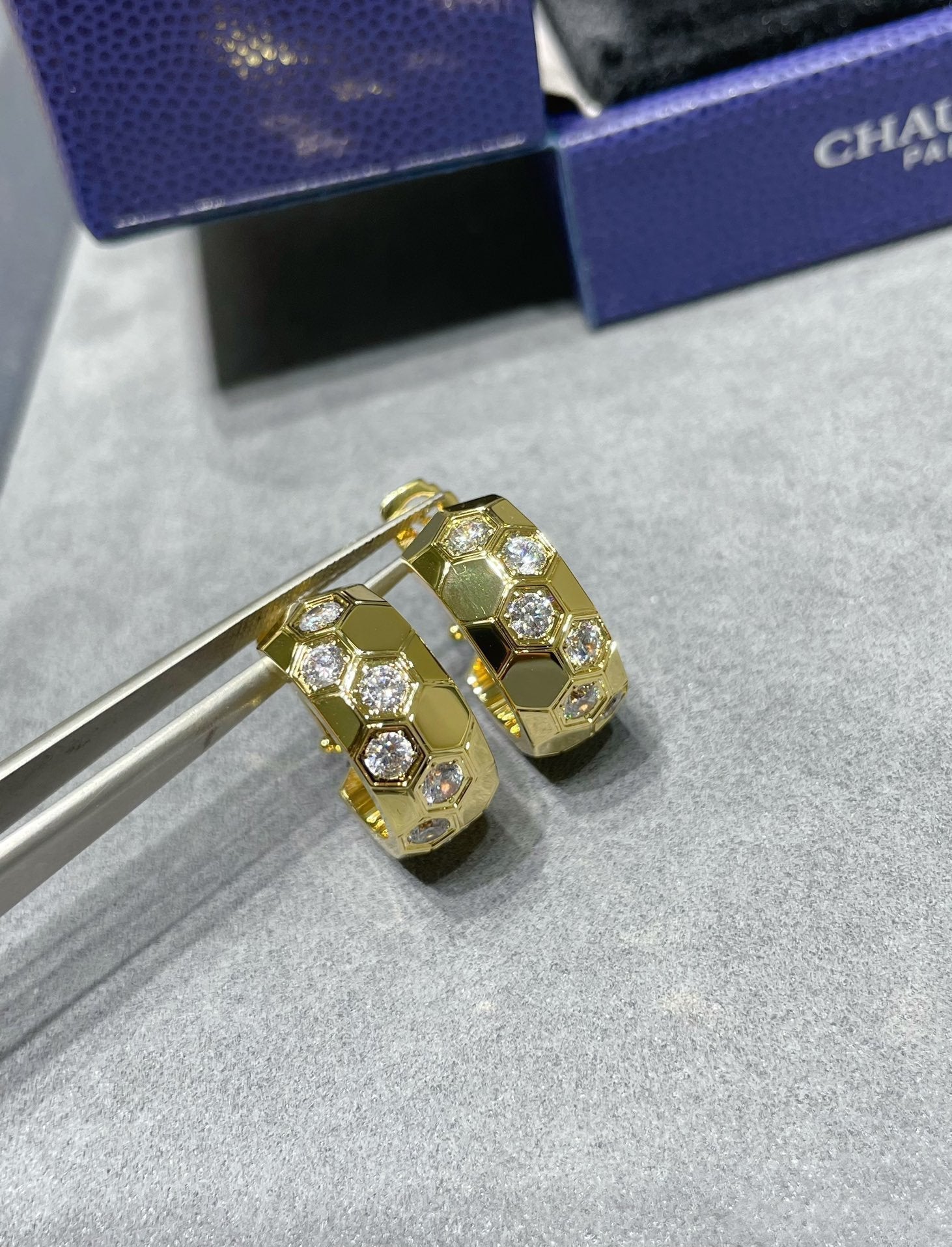 [Imperial] BEE LOVE DIAMOND HOOP EARRINGS