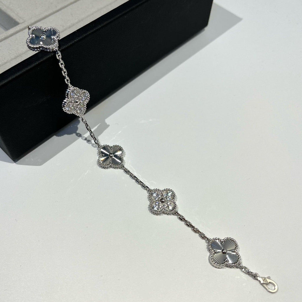 [Imperial]New  CLOVER 5 MOTIF LASER BRACELET COLLECTION