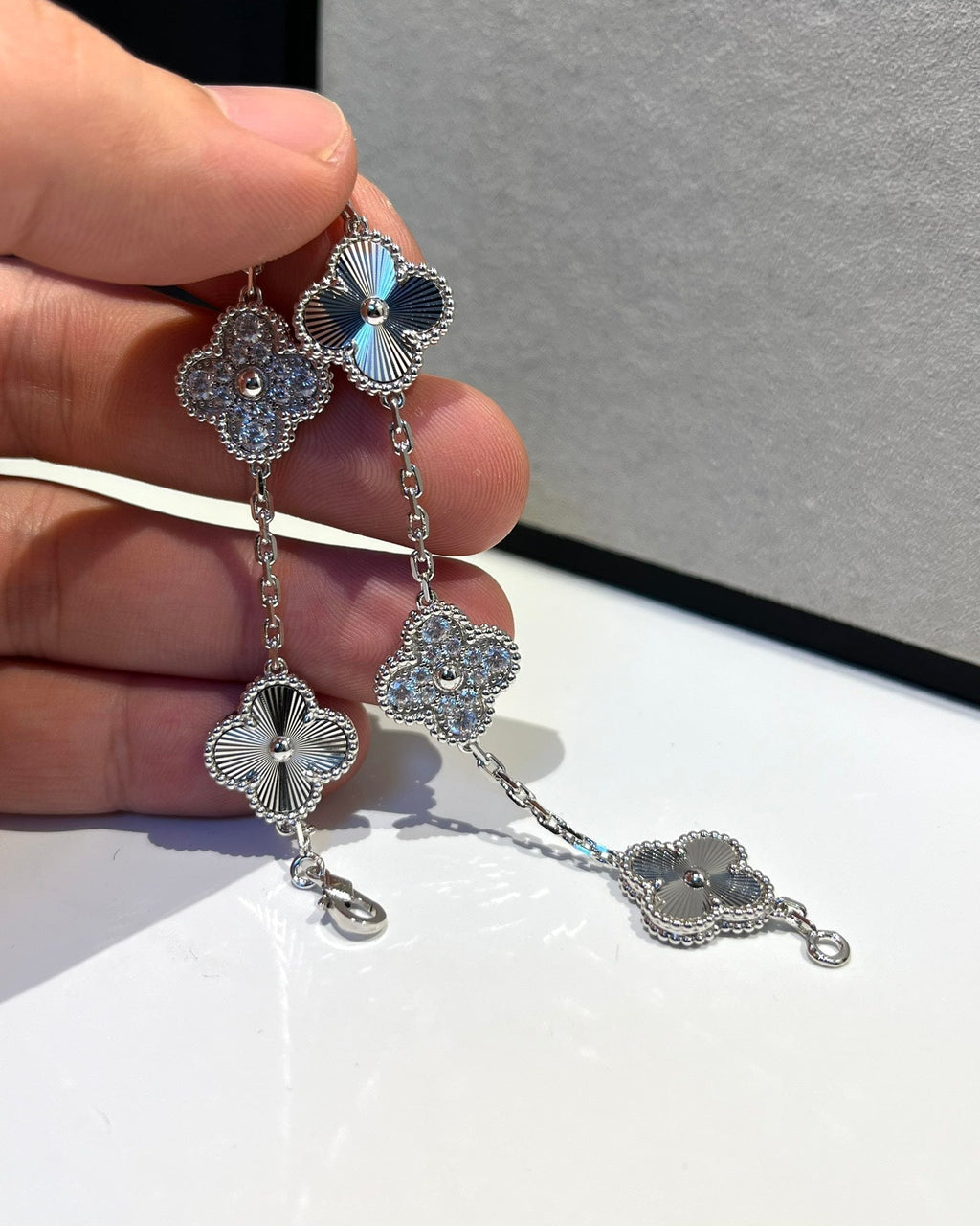 [Imperial]New  CLOVER 5 MOTIF LASER BRACELET COLLECTION