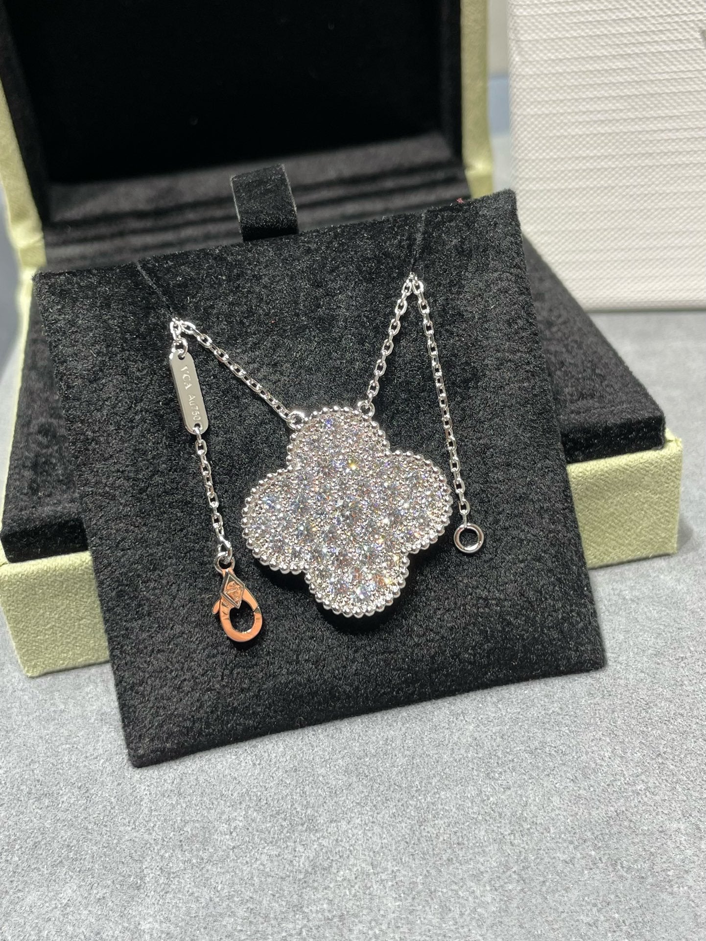 [Imperial] CLOVER 25MM LARGE PENDANT DIAMOND PAVED SILVER NECKLACE