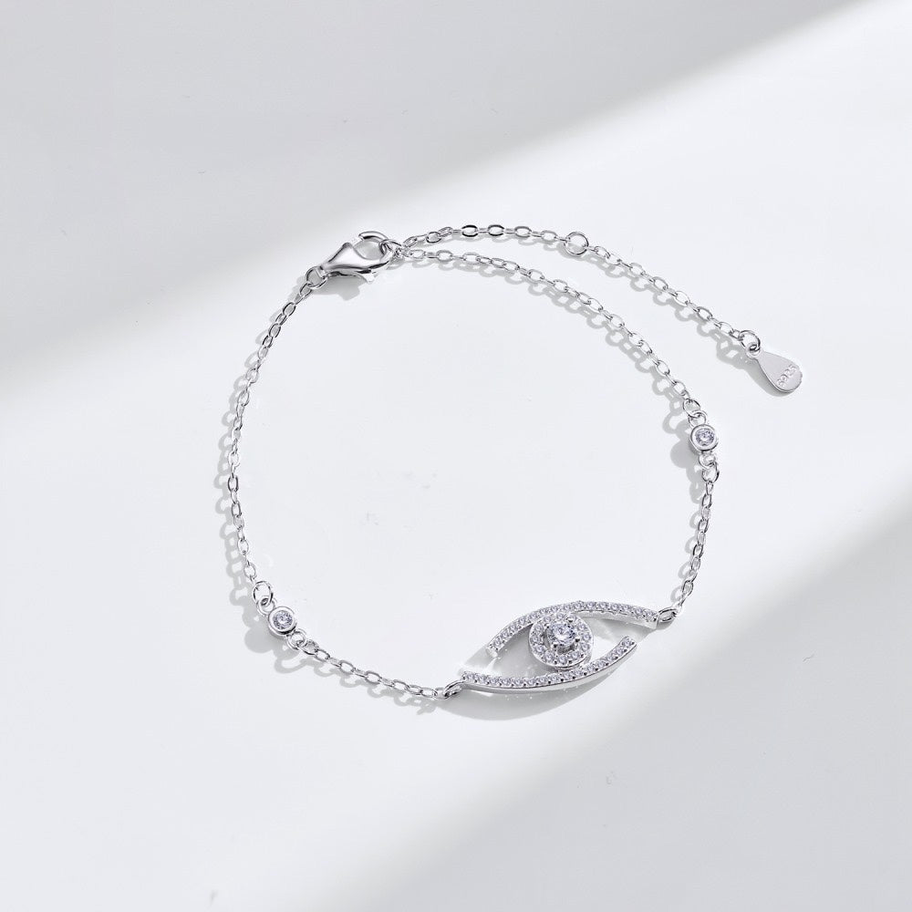 [Imperial] Lucky Eye Pave-Set Diamond Bracelet