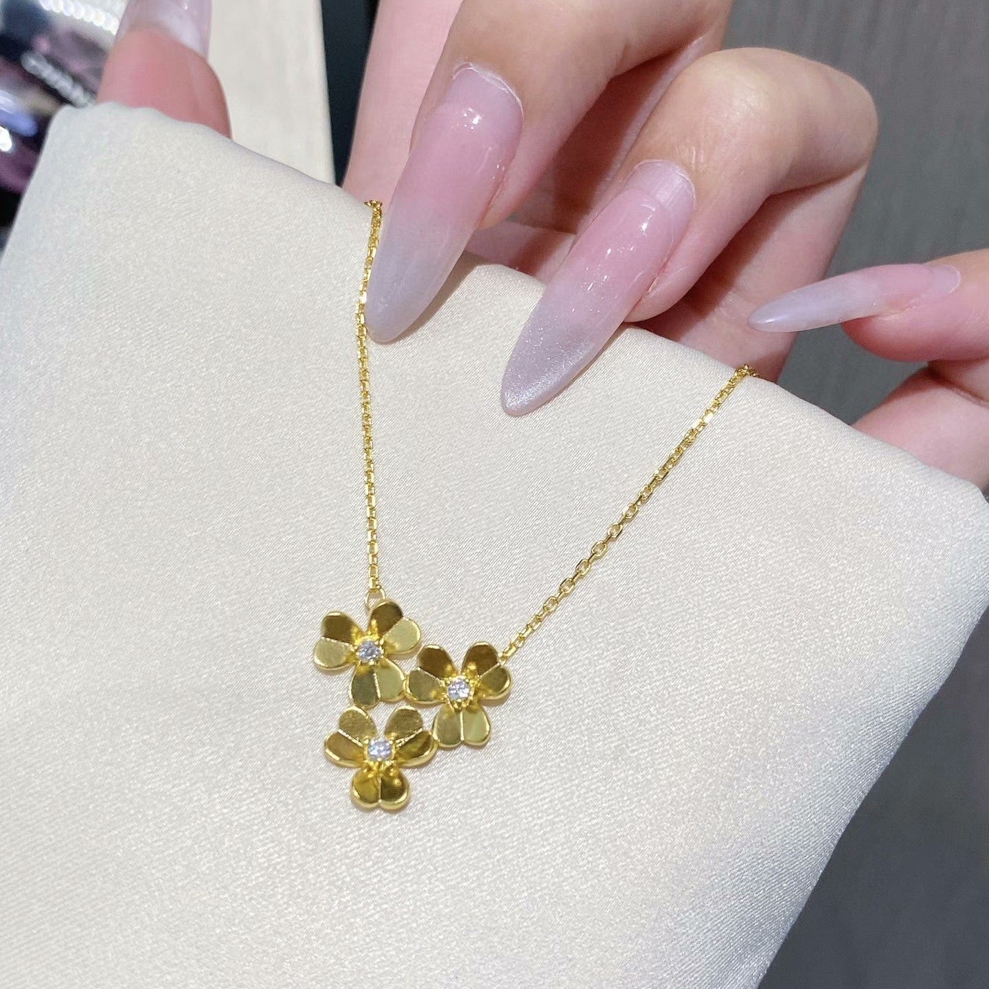 [Imperial] FRIVOLE ROSE GOLD FLOWER DIAMOND NECKLACE