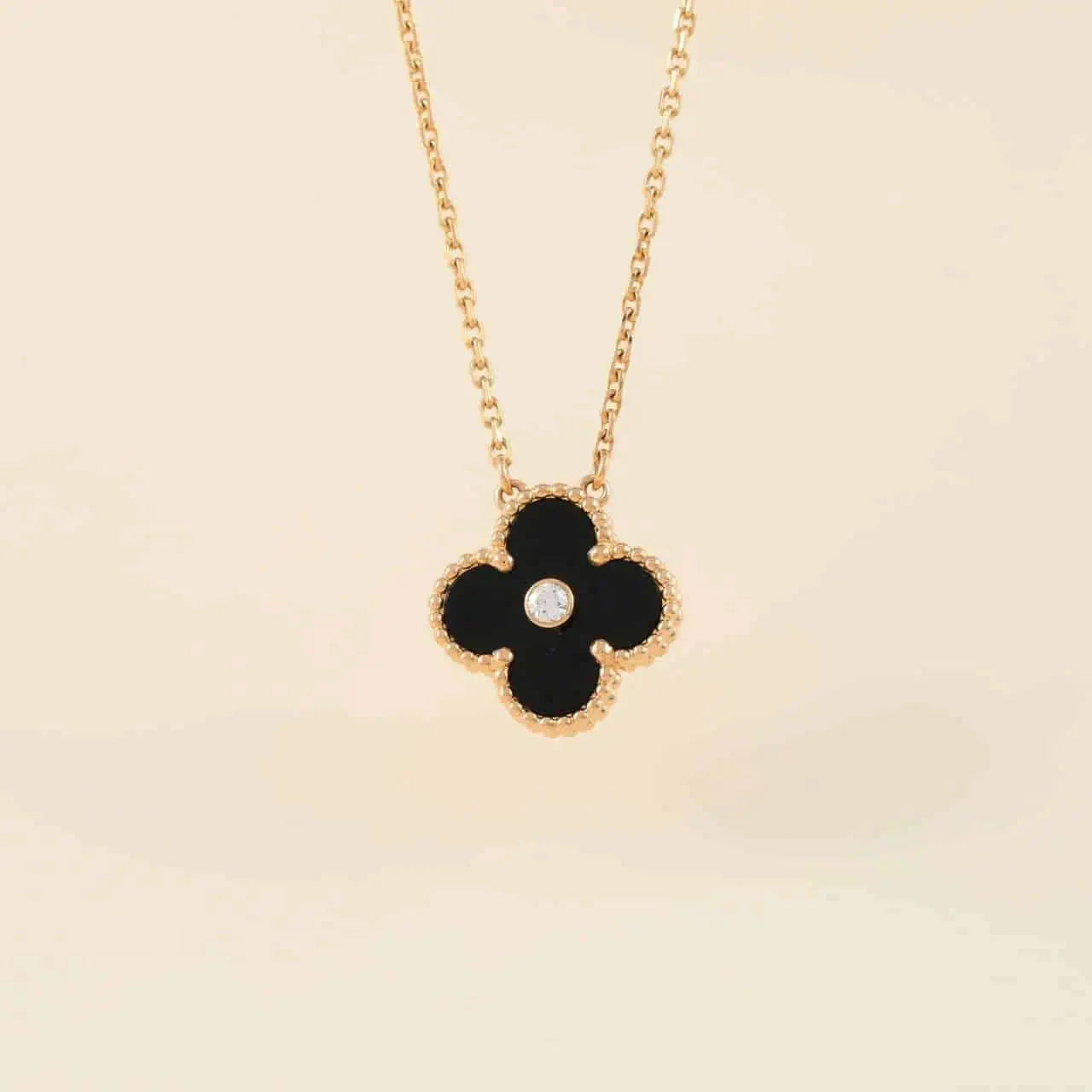 [Imperial] CLOVER 15MM DIAMOND ONYX NECKLACE