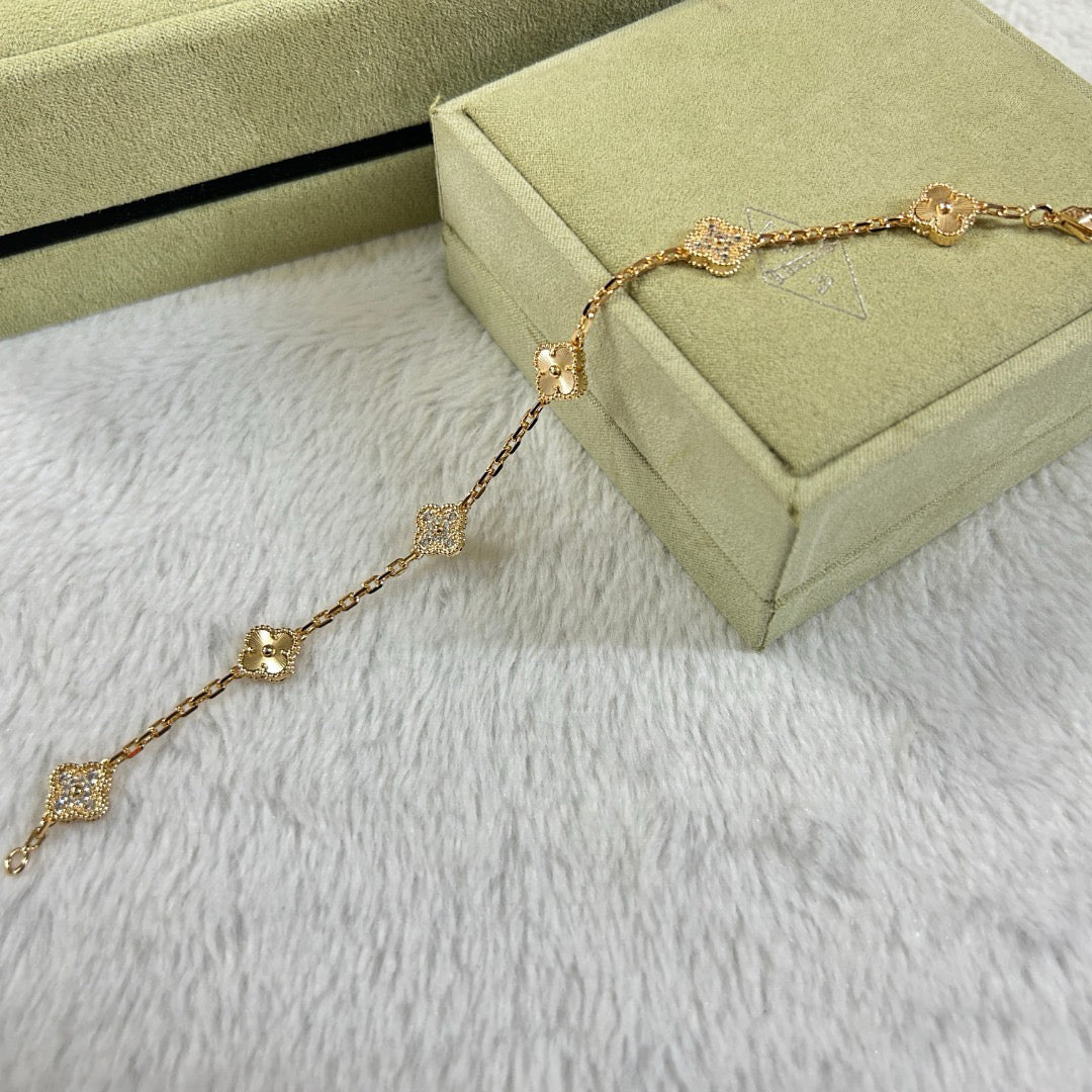 [Imperial]CLOVER 6 MOTIF DIAMOND LASER BRACELET