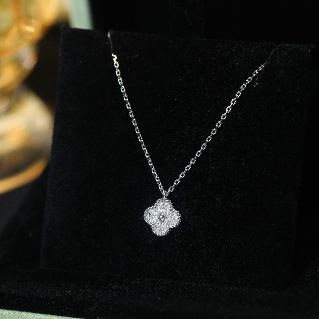 [Imperial] CLOVER MINI 9.5MM PENDANT DIAMOND NECKLACE