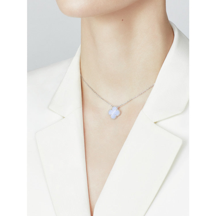 [Imperial] CLOVER 15MM BLUE CHALCEDONY NECKLACE SILVER