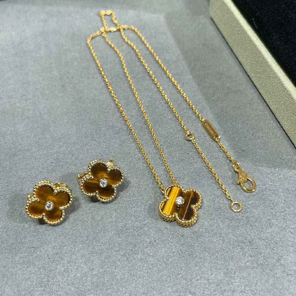 [Imperial] CLOVER 15MM DIAMOND AND YELLOW TIGER'S EYE AGATE necklace