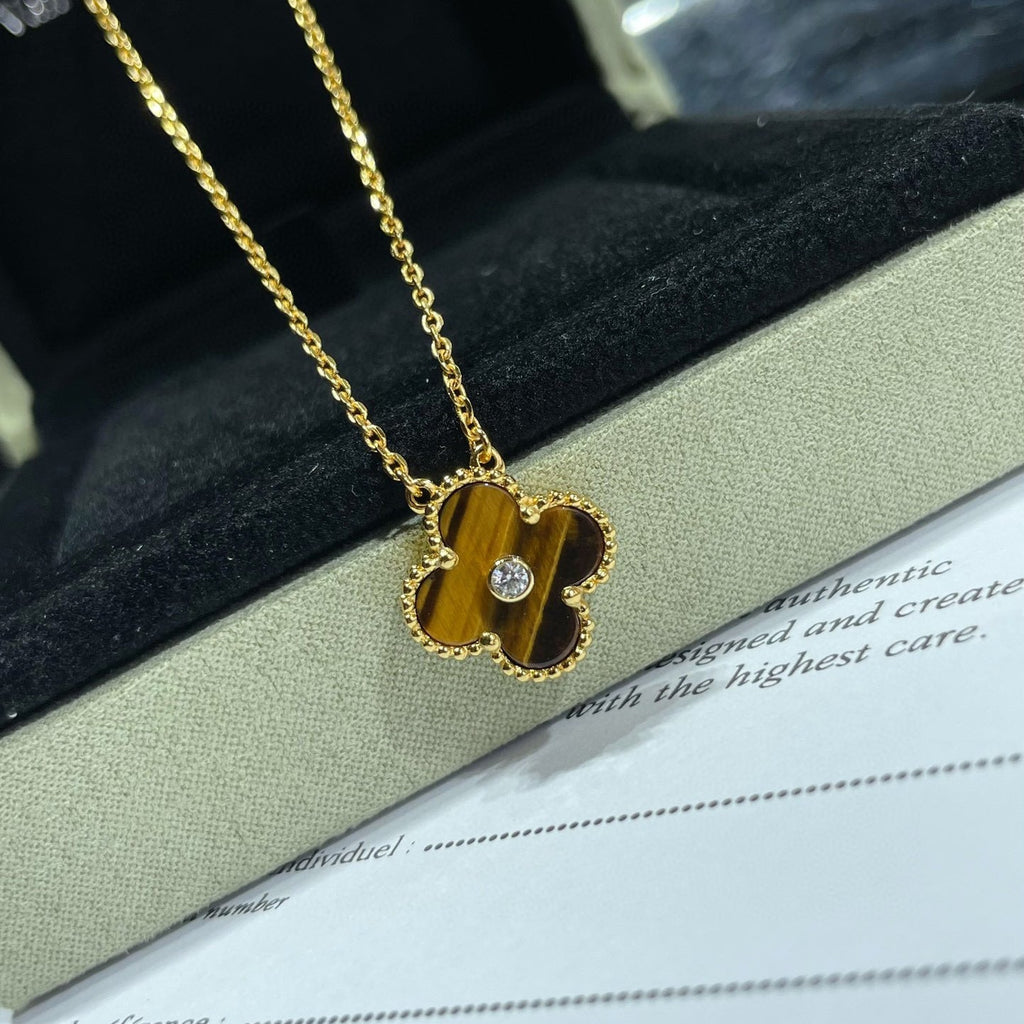 [Imperial] CLOVER 15MM DIAMOND AND YELLOW TIGER'S EYE AGATE necklace