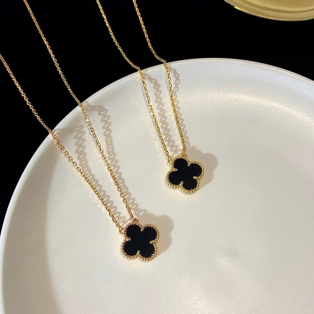 [Imperial] CLOVER 15MM BLACK ONYX SINGLE FLOWER NECKLACE