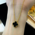 [Imperial] CLOVER 15MM BLACK ONYX SINGLE FLOWER NECKLACE