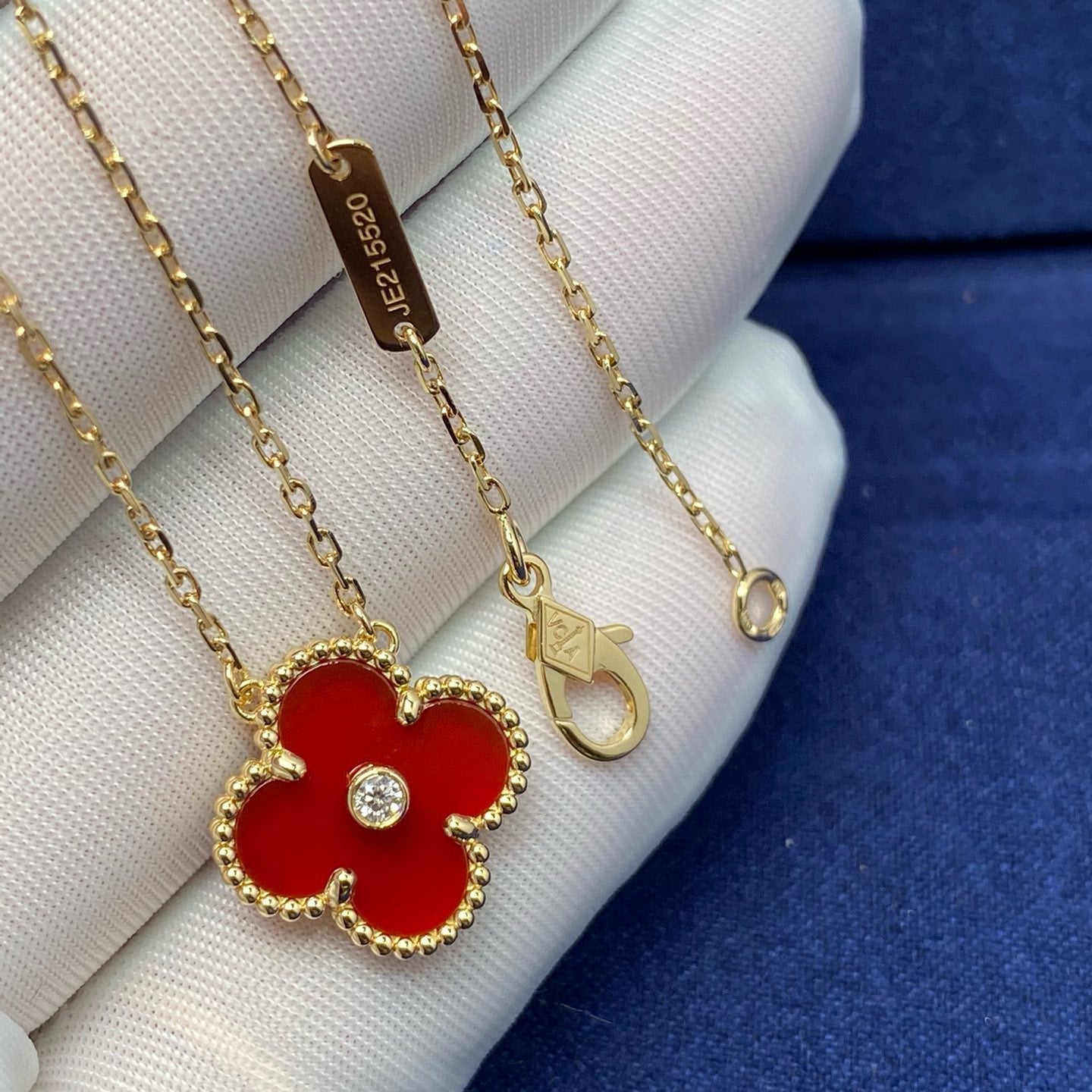 [Imperial] CLOVER 15MM DIAMOND CARNELIAN NECKLACE