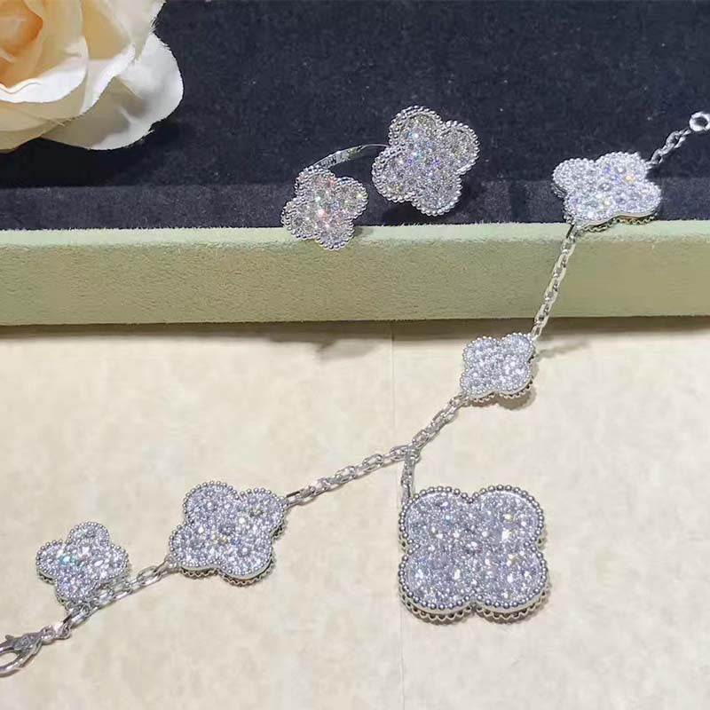 [Imperial] CLOVER 6 MOTIFS SILVER DIAMOND BRACELET