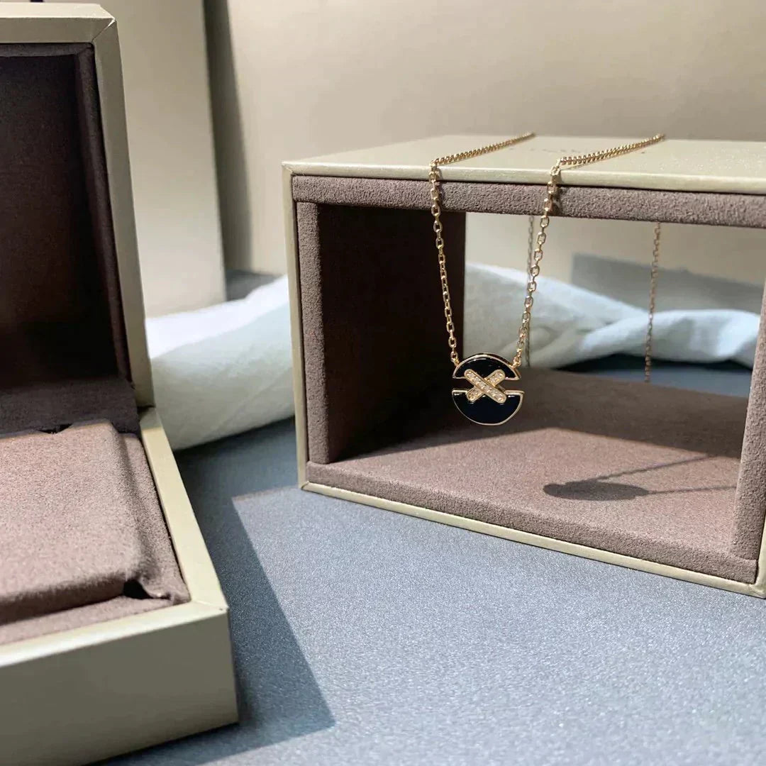 [Imperial] JEUX DE ROSE GOLD DIAMOND NECKLACE