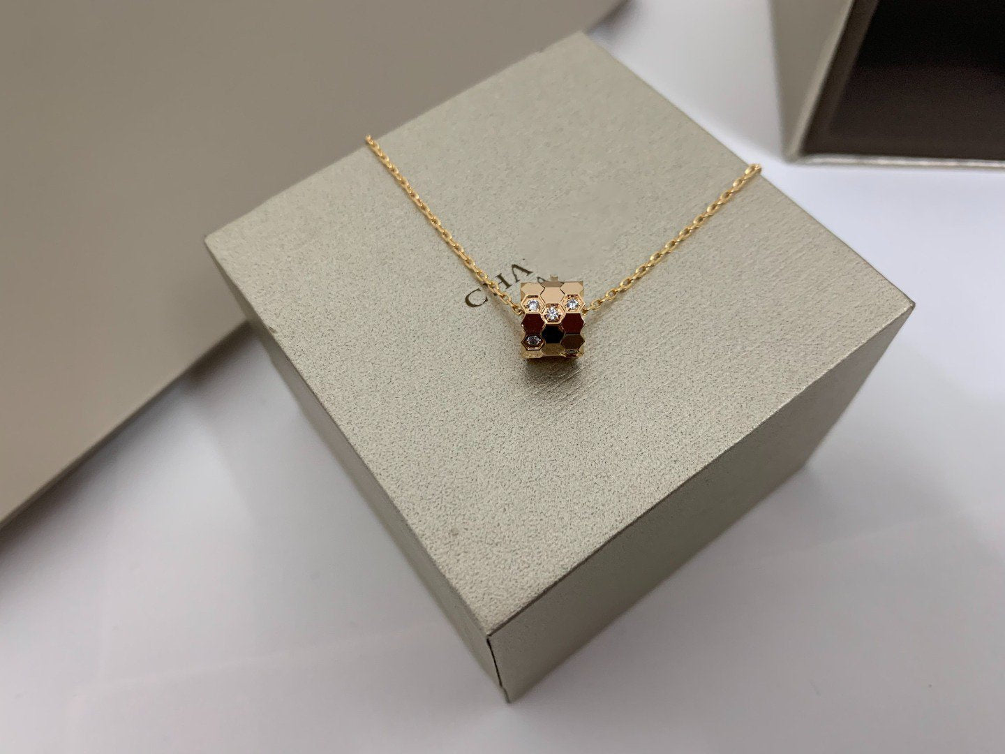 [Imperial] BEE LOVE DIAMOND NECKLACE