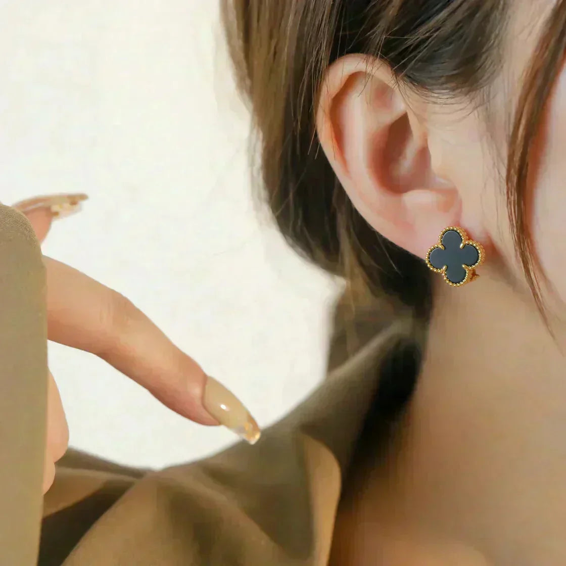 [Imperial] CLOVER MEDIUM 1 MOTIFS  ONYX STUD EARRINGS