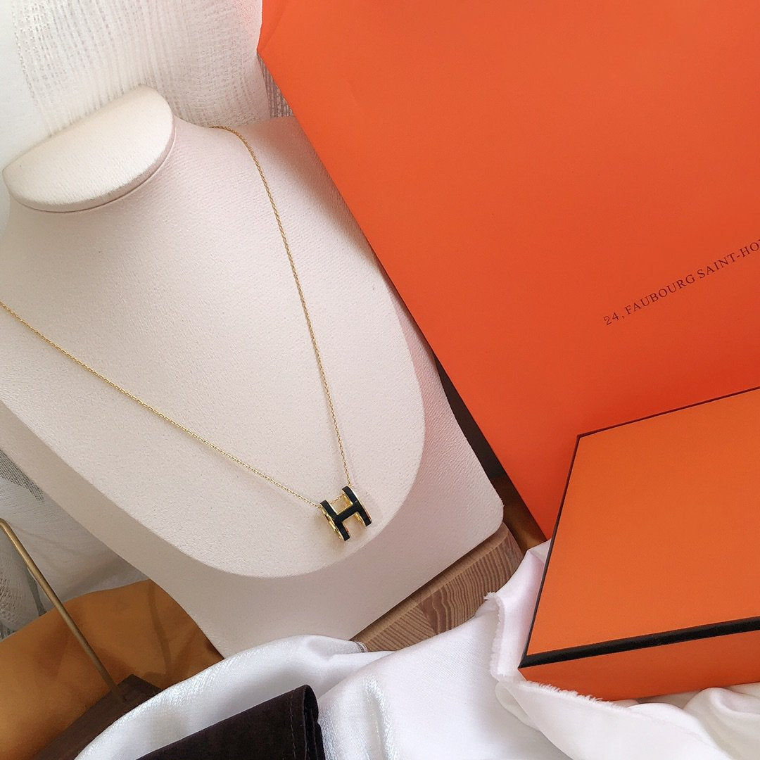 [Imperial] HM CLIC BLACK ENAMEL GOLD NECKLACE