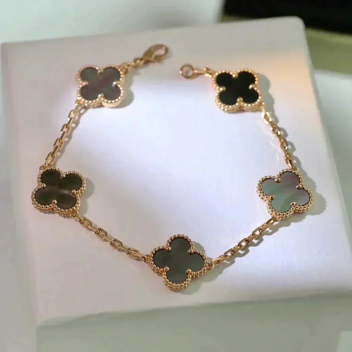 [Imperial]New CLOVER 5 MOTIF GRAY MOP BRACELET COLLECTION